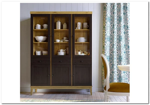 Шкаф для посуды Бон Вояж 333 из массива сосны Шкаф для посуды Бон Вояж 333 из массива сосны