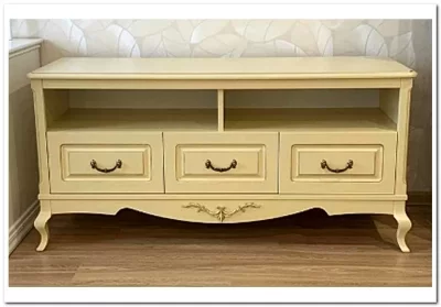 Тумба под ТВ 3 ящика Авиньон из массива бука