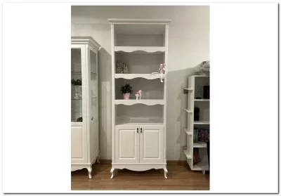 Стеллаж Авиньон с дверками из массива бука